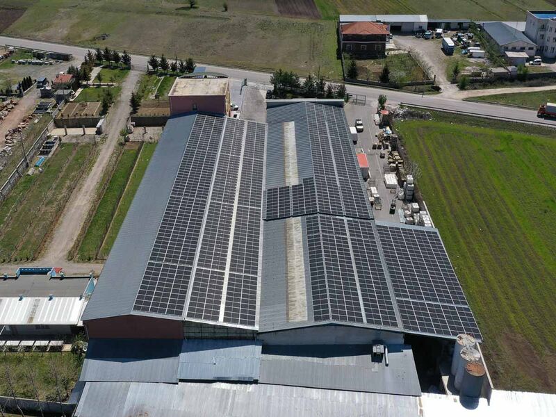 Referenz Luxor Solaranlage - 500 KWp Eco Line M144 530Wp | Korçë, Albanien